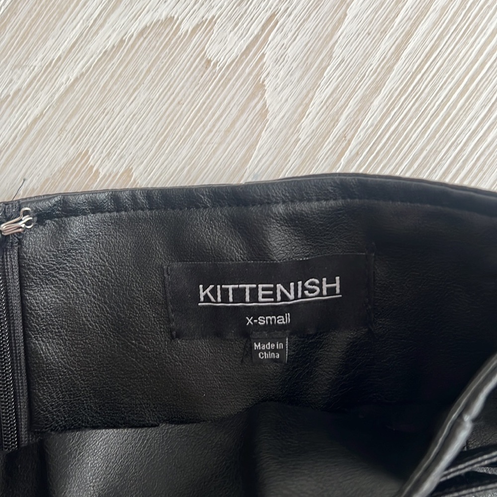 Kittenish Leather Skirt with Belt | Color: Black | Size: XS - Picture 3 of 3